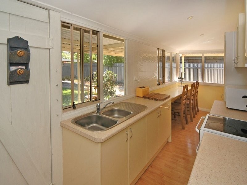 32 Whinnerah Avenue, Aldinga Beach SA 5173