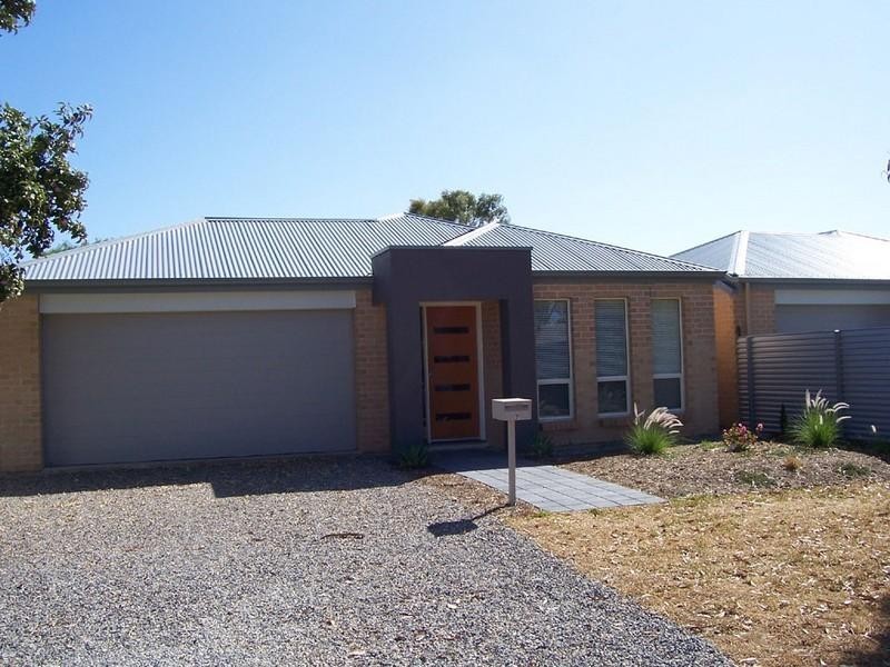 7 McBurney Crescent, Aldinga Beach SA 5173