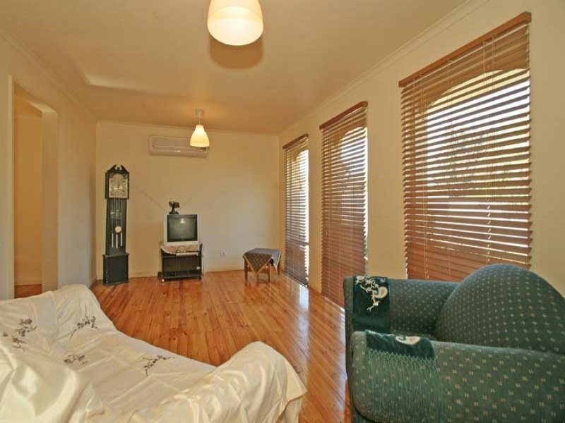 33 Irving Road, Aldinga Beach SA 5173