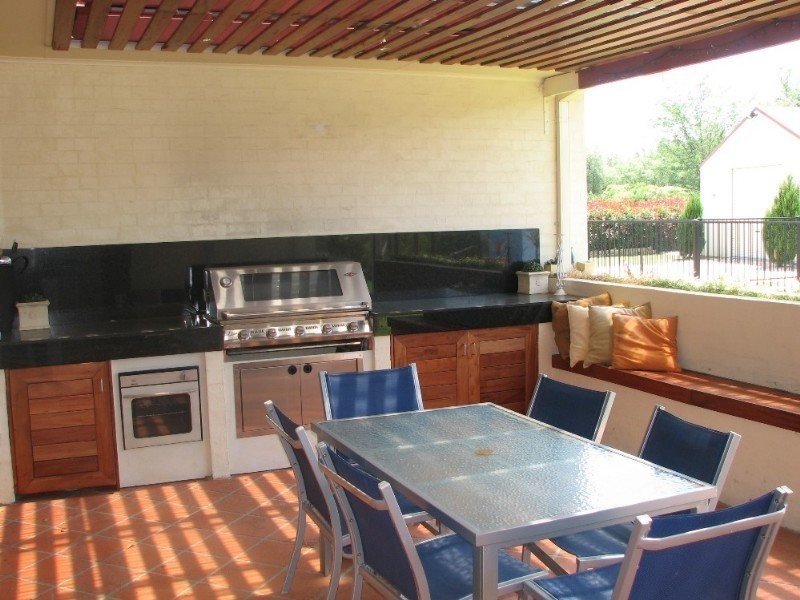 13 Davies Place, Picton NSW 2571