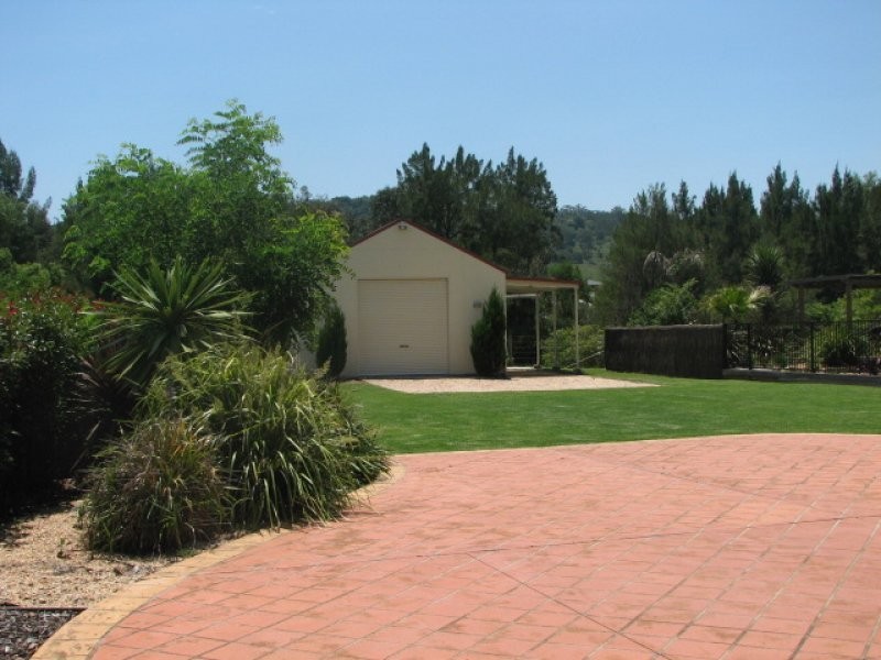 13 Davies Place, Picton NSW 2571