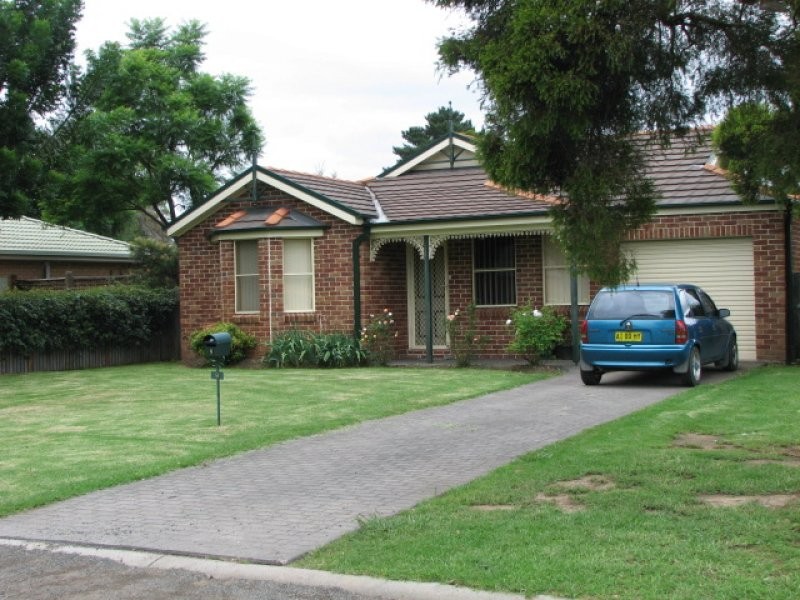9 Baroo Street, Thirlmere NSW 2572