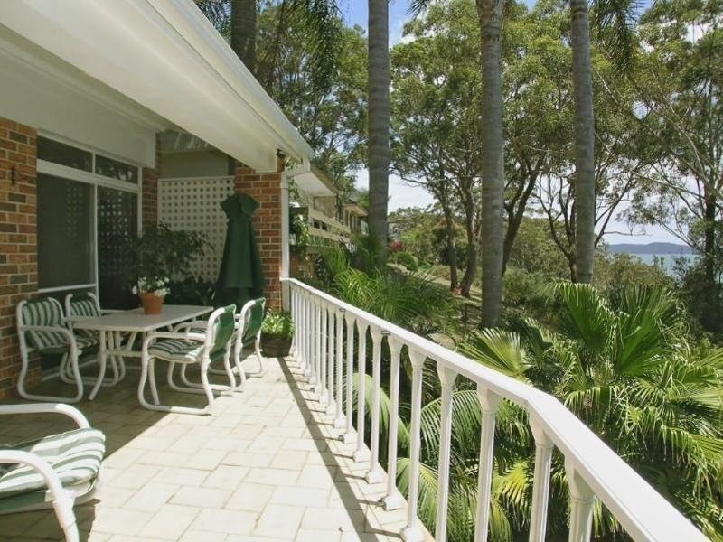 18 Gloucester St, Nelson Bay NSW 2315