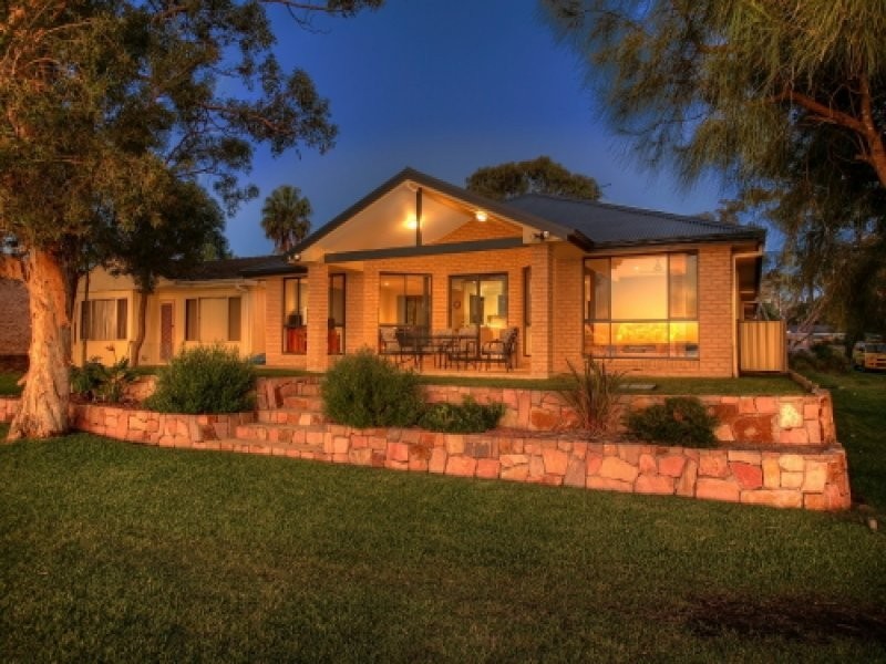 1 Hart Avenue, Mallabula NSW 2319