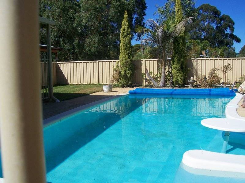 16 Peters Road, Muchea WA 6501