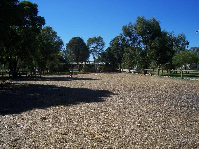 16 Peters Road, Muchea WA 6501