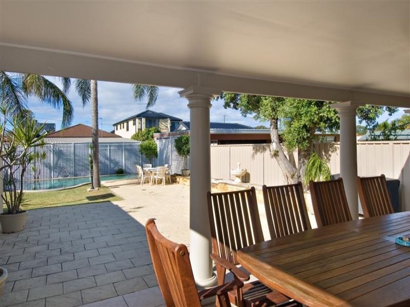 11 Moss Street, Sans Souci NSW 2219