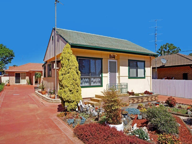 51 Barton St, Oak Flats NSW 2529