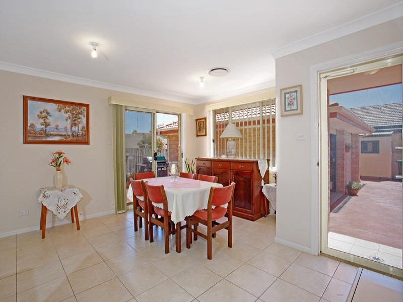 51 Barton St, Oak Flats NSW 2529