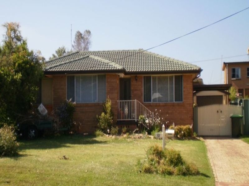 31 Morgan Ave, Mount Warrigal NSW 2528