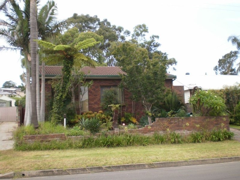 38 Lake Entrance Road, Oak Flats NSW 2529