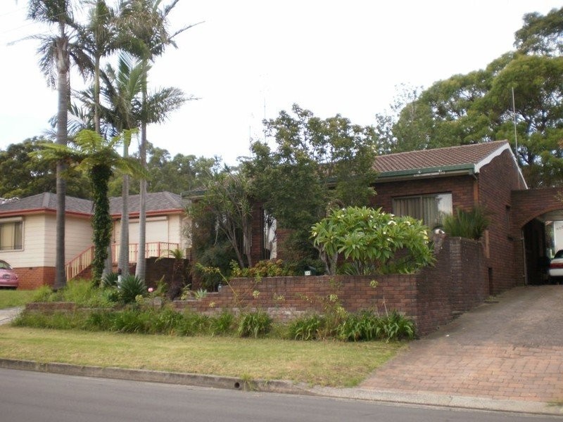 38 Lake Entrance Road, Oak Flats NSW 2529