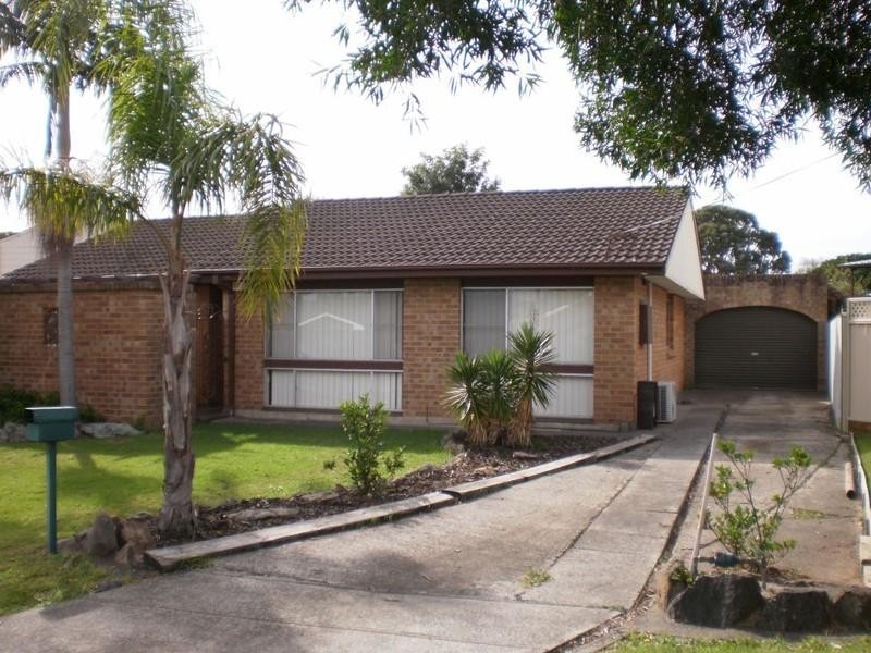 3 Camelot Place, Oak Flats NSW 2529