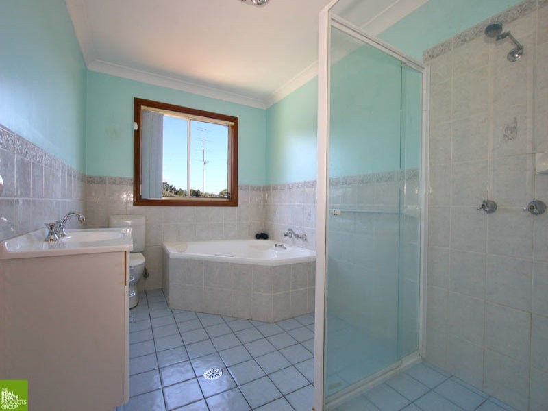 55 Devonshire Cres, Oak Flats NSW 2529