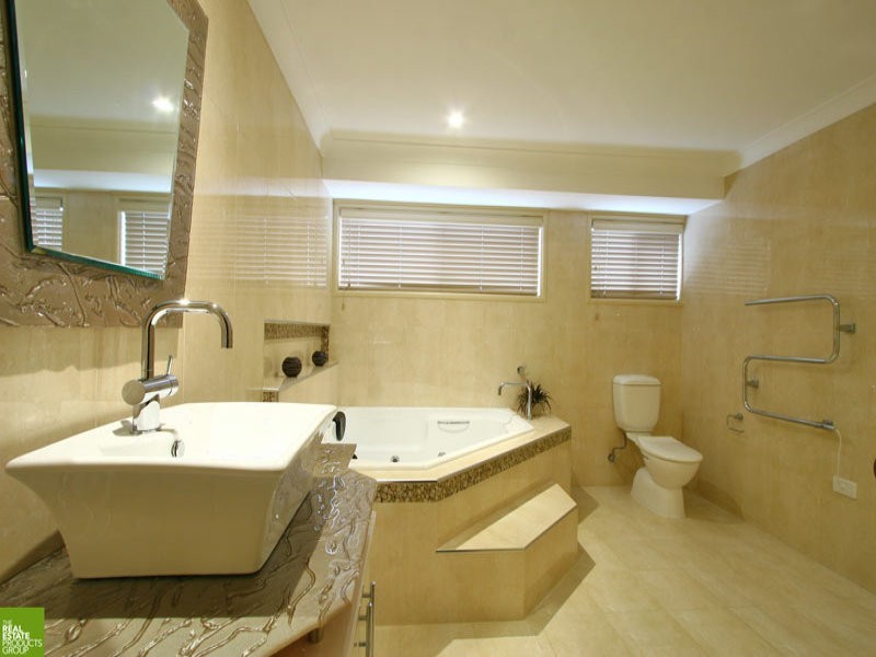 383 Reddall Pde, Mount Warrigal NSW 2528