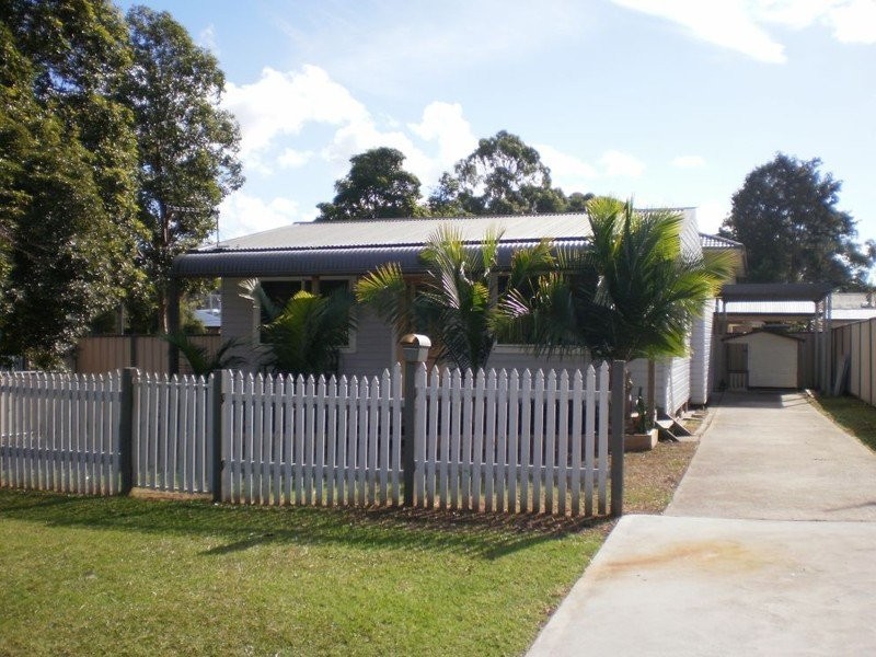 22 Watson St, Oak Flats NSW 2529