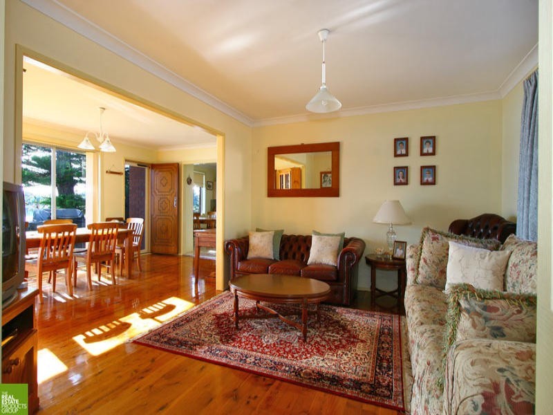 63 Horsley Rd, Oak Flats NSW 2529