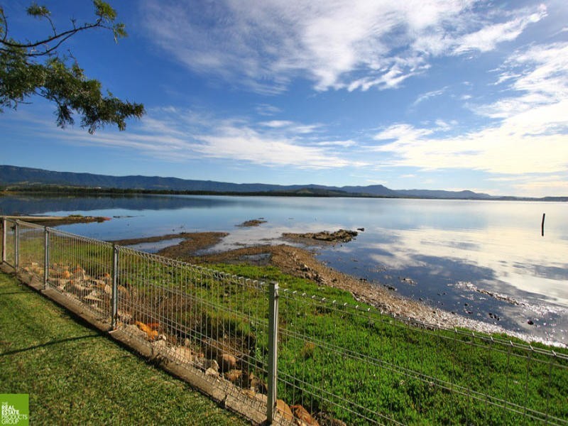 63 Horsley Rd, Oak Flats NSW 2529