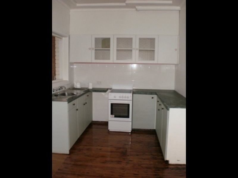 5 Park Crescent, Oak Flats NSW 2529