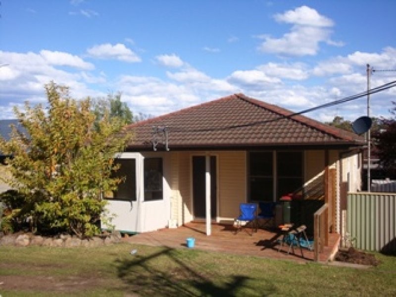 9 Hogarth Avenue, Mount Warrigal NSW 2528