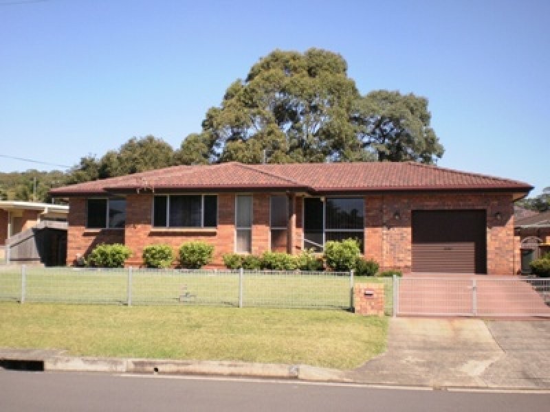 4 Lachlan Avenue, Barrack Heights NSW 2528