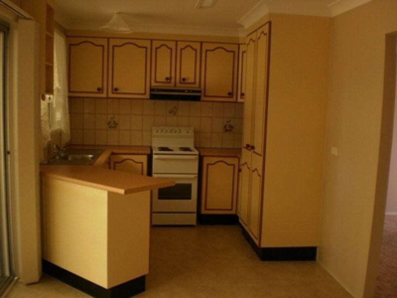 4 Lachlan Avenue, Barrack Heights NSW 2528