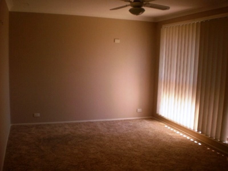 4 Lachlan Avenue, Barrack Heights NSW 2528