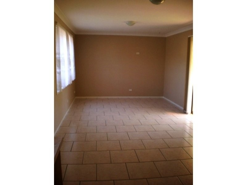 4 Lachlan Avenue, Barrack Heights NSW 2528