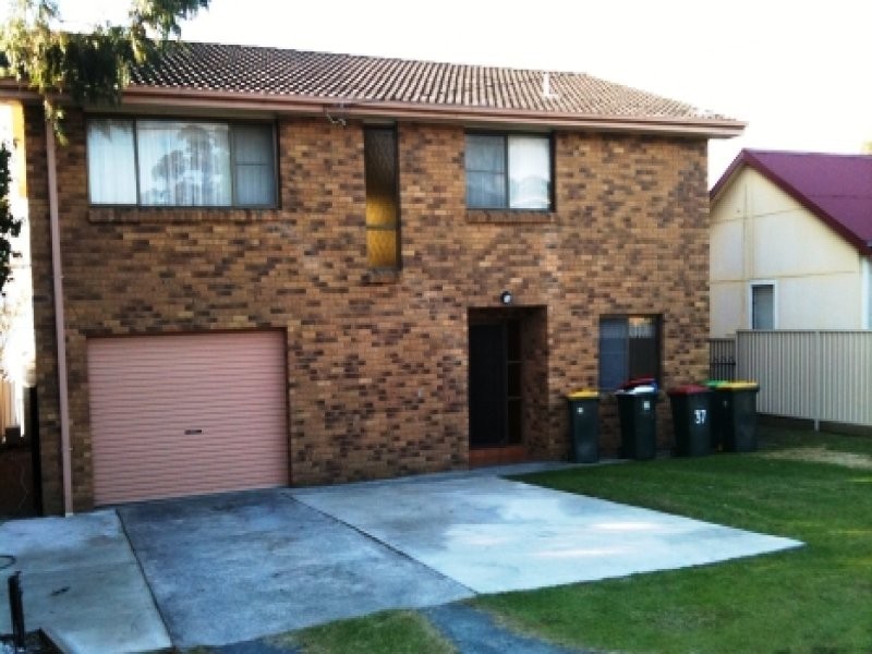 37 Horsley Road, Oak Flats NSW 2529