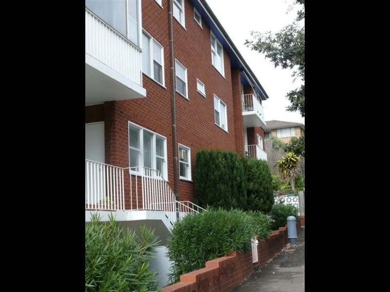 2 Carr Street, Coogee NSW 2034