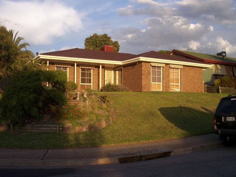 18 Freya Avenue, Hallett Cove SA 5158