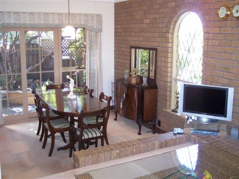 8 Mirrabooka Crescent, Hallett Cove SA 5158