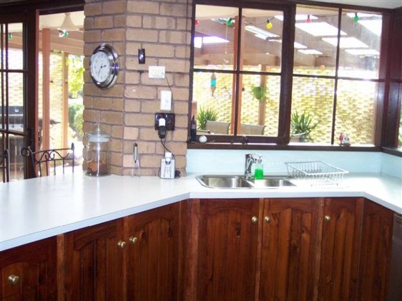 8 Mirrabooka Crescent, Hallett Cove SA 5158