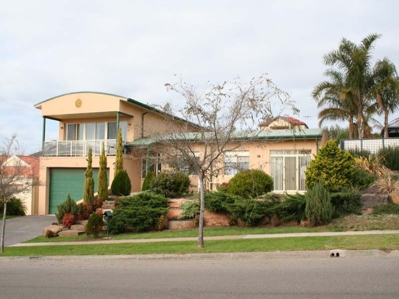 5 Freebairn Drive, Hallett Cove SA 5158