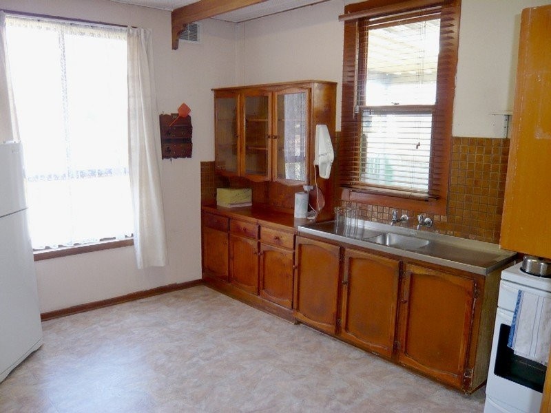 15 Limbert Avenue, Seacombe Gardens SA 5047