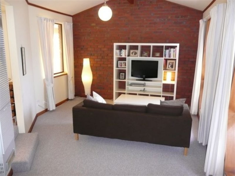 24 Vennachar Drive, Hallett Cove SA 5158