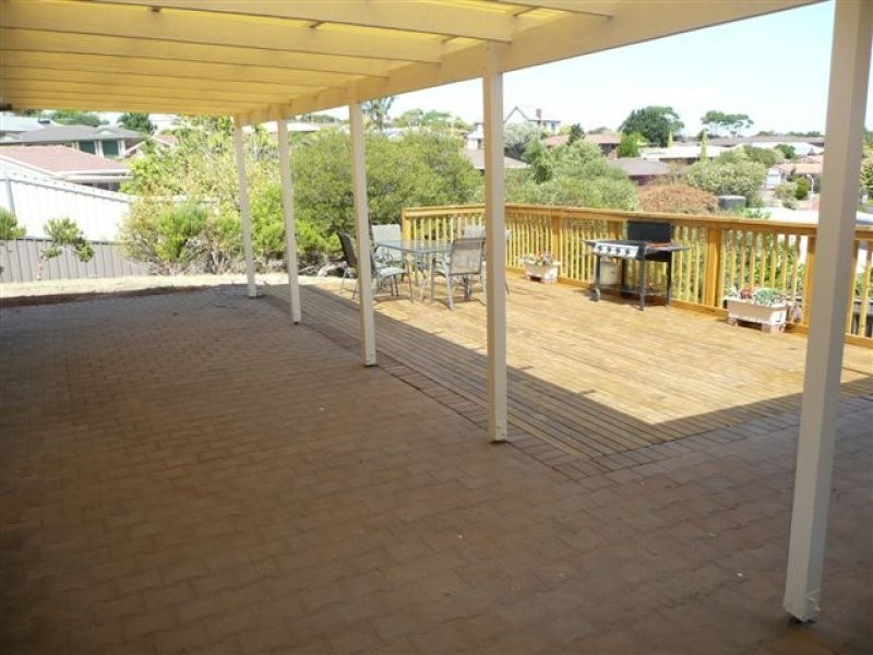 24 Vennachar Drive, Hallett Cove SA 5158