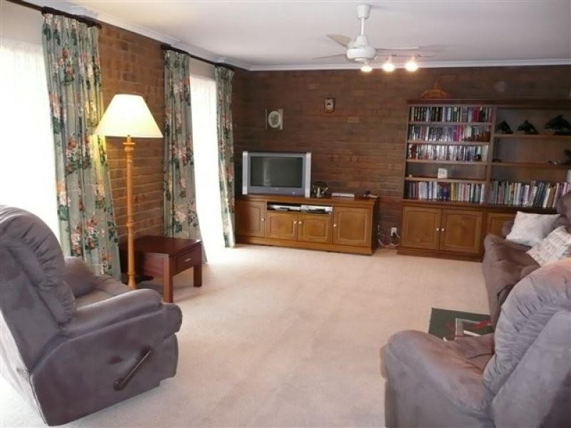 18 Manunda Way, Hallett Cove SA 5158