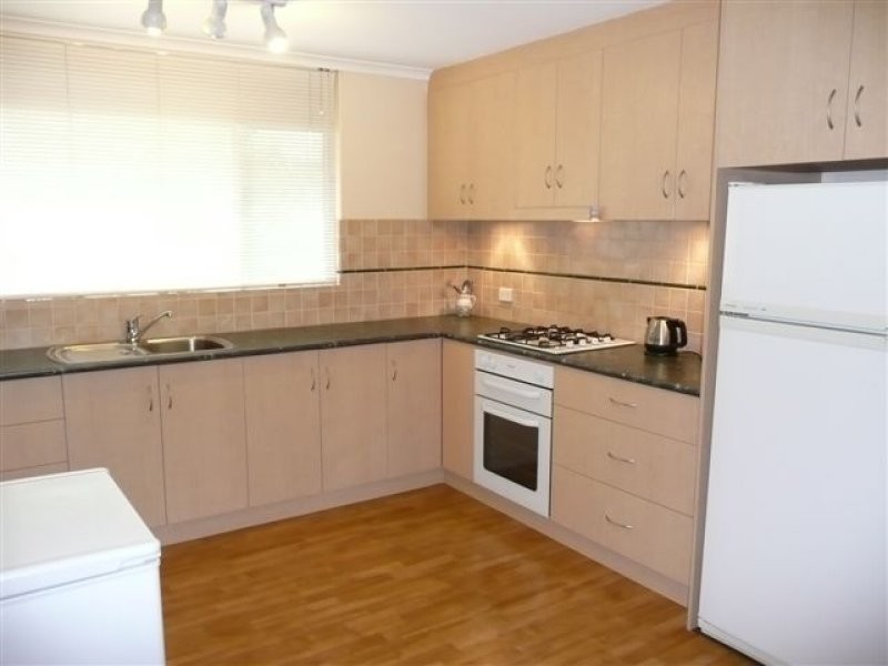 18 Manunda Way, Hallett Cove SA 5158