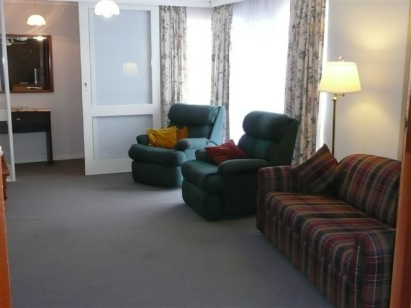 18 Manunda Way, Hallett Cove SA 5158