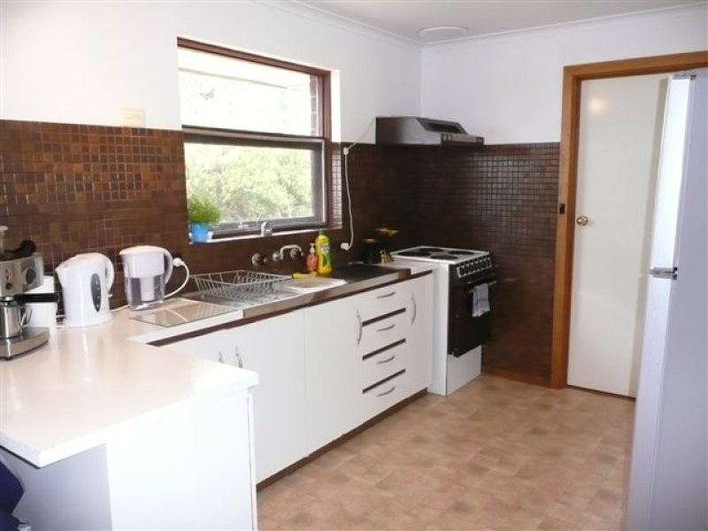 6 Minnipa Drive, Hallett Cove SA 5158