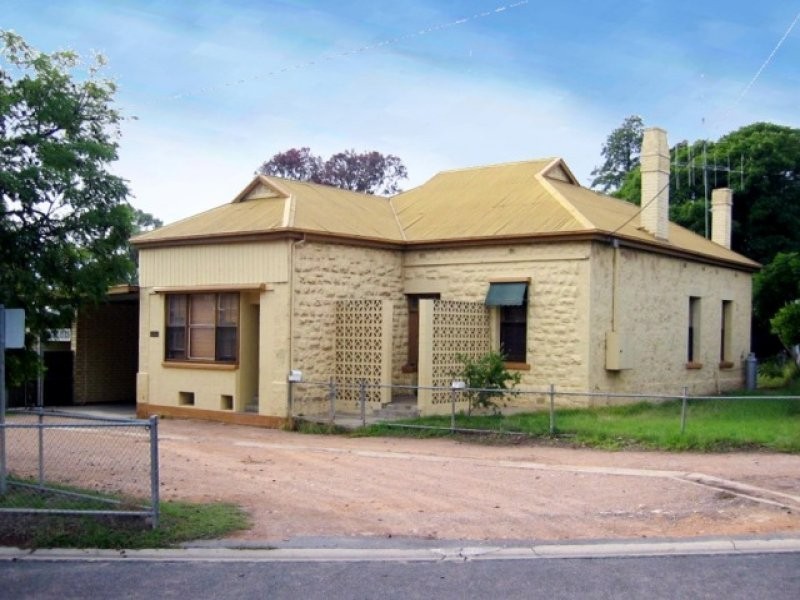 20 Peake Tce, Waikerie SA 5330