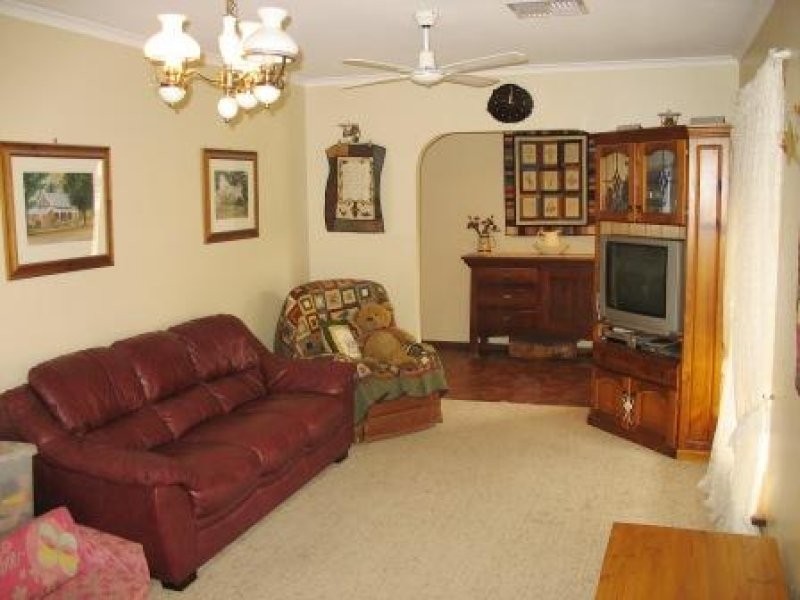 12 Westbrook Avenue, Loxton SA 5333