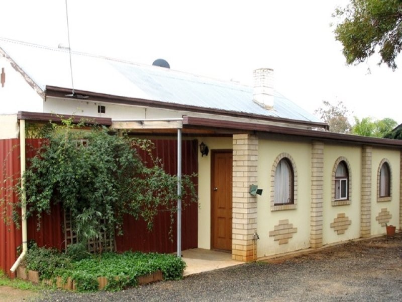 10 Hameister Avenue, Loxton SA 5333