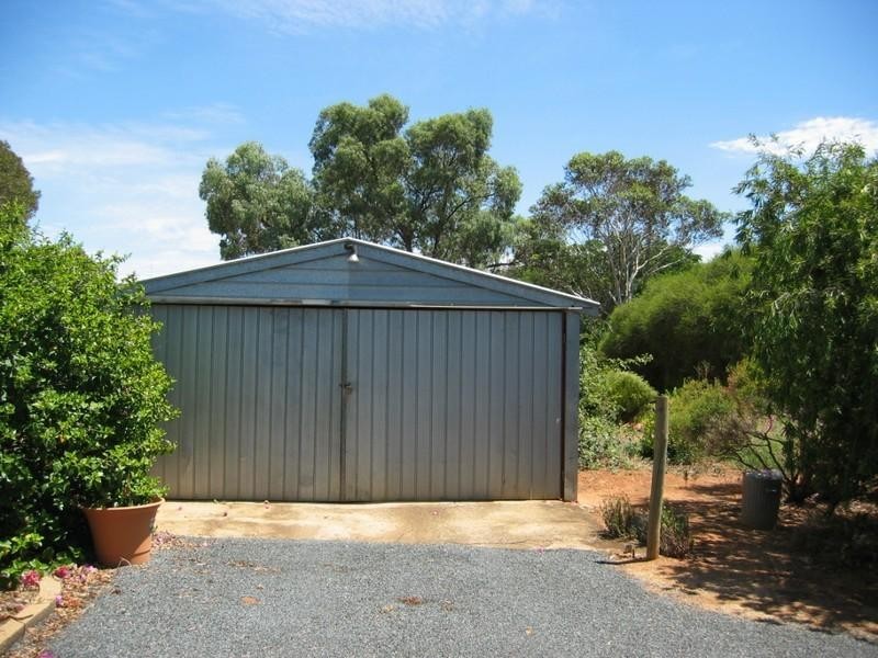 16 Hameister Avenue, Loxton SA 5333