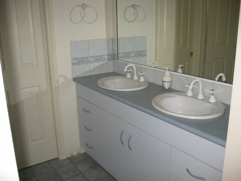 8 Tomlinson Court, Loxton SA 5333