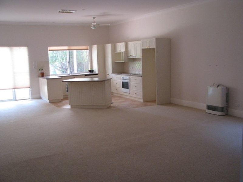 33 Lake Avenue, Barmera SA 5345