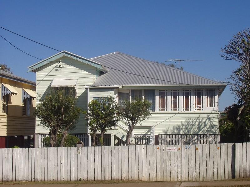 33 Marine Parade, Redcliffe QLD 4020