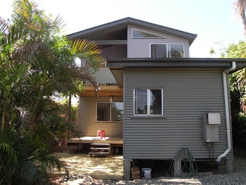 3 Short St, Woody Point QLD 4019