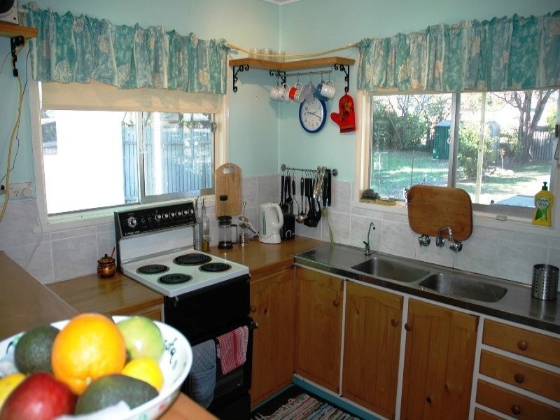 71 Shields St, Redcliffe QLD 4020